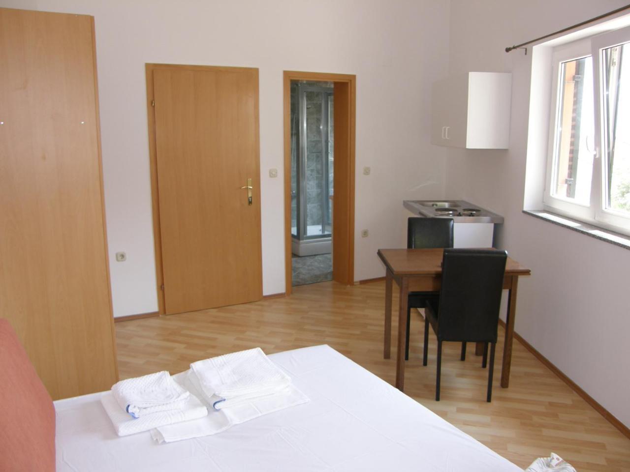 Apartments Pintar Zarok Baska  Bagian luar foto