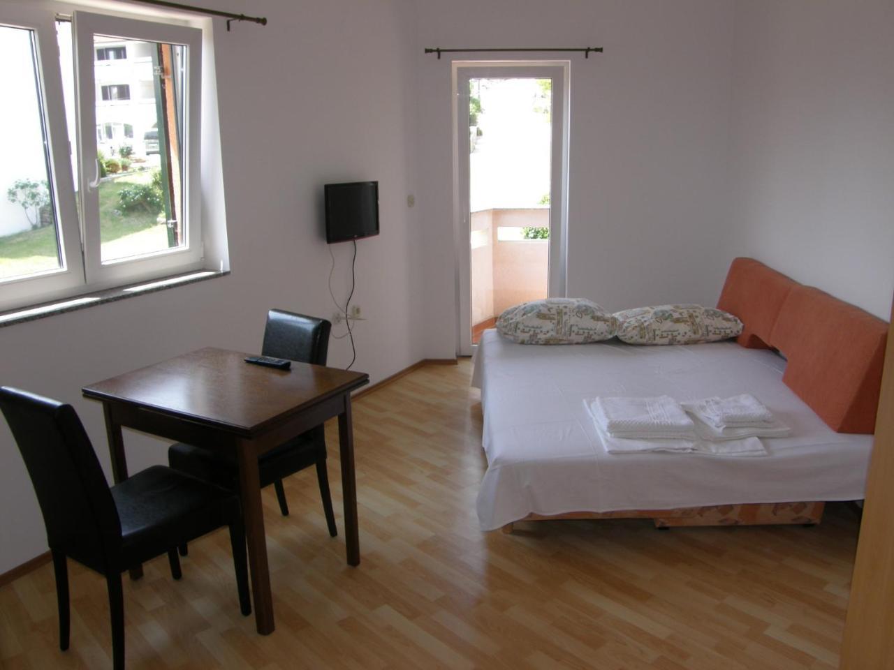 Apartments Pintar Zarok Baska  Bagian luar foto